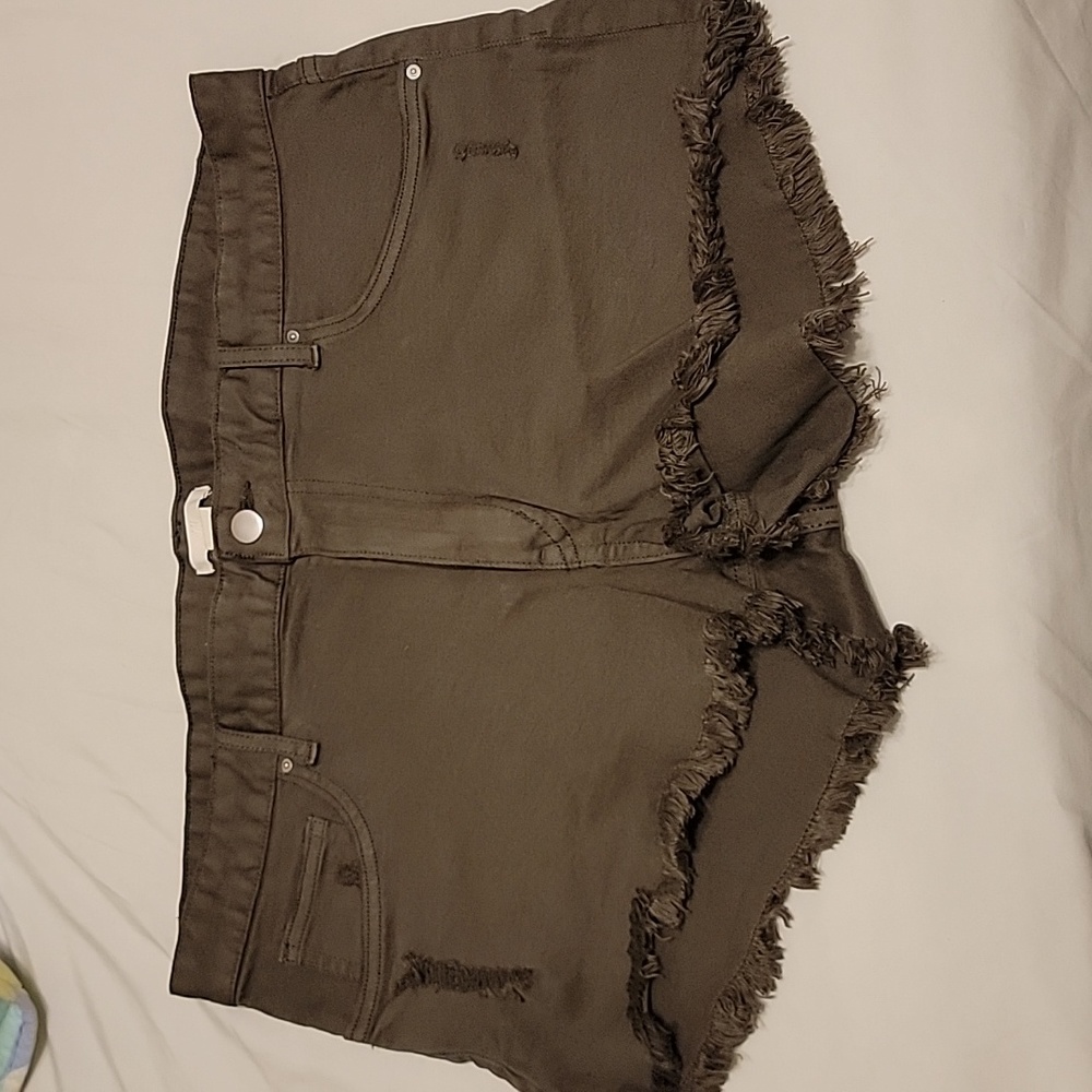 H&M shorts size 14. Brand New.